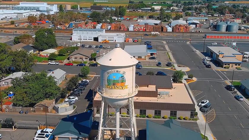 Fotografía que ilustra la noticia: El pueblo de Washington que vio caer su pobreza del 29,4% al 6,2% gracias a los centros de datos