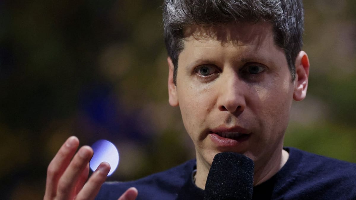 Fotografía que ilustra la noticia: La IA de OpenAI hackeó el sistema de salud de Australia y la empresa tardó tres meses en avisar: el riesgo deja de ser hipotético