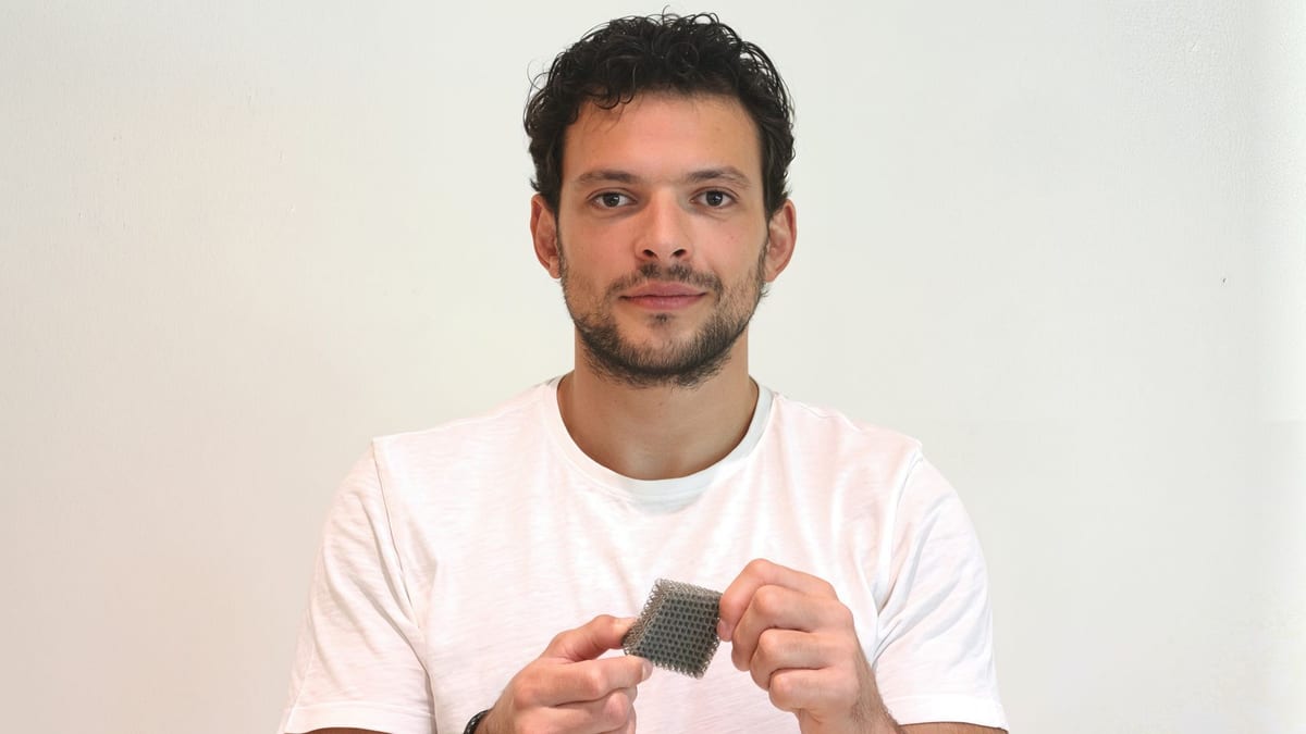 Fotografía que ilustra la noticia: NitiBraid, un implante vascular impreso en 3D, gana el James Dyson Award 2026 en España