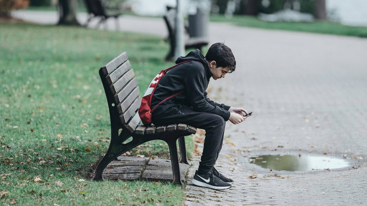 Fotografía que ilustra la noticia: OpenAI lanza ChatGPT para Adolescentes con detección de edad por comportamiento y protecciones activadas por defecto