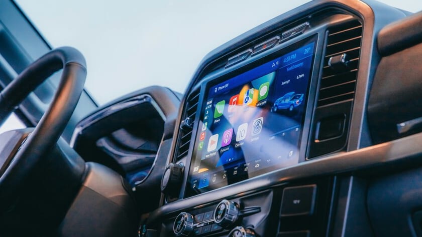 Fotografía que ilustra la noticia: Un estudio mide el rastreo real de 21 coches: la mayoría envía datos a terceros aunque estén aparcados