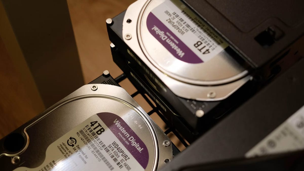 Fotografía que ilustra la noticia: Un estudio sobre 443.000 discos duros concluye que cada grado adicional eleva un 2,1% el riesgo de fallo